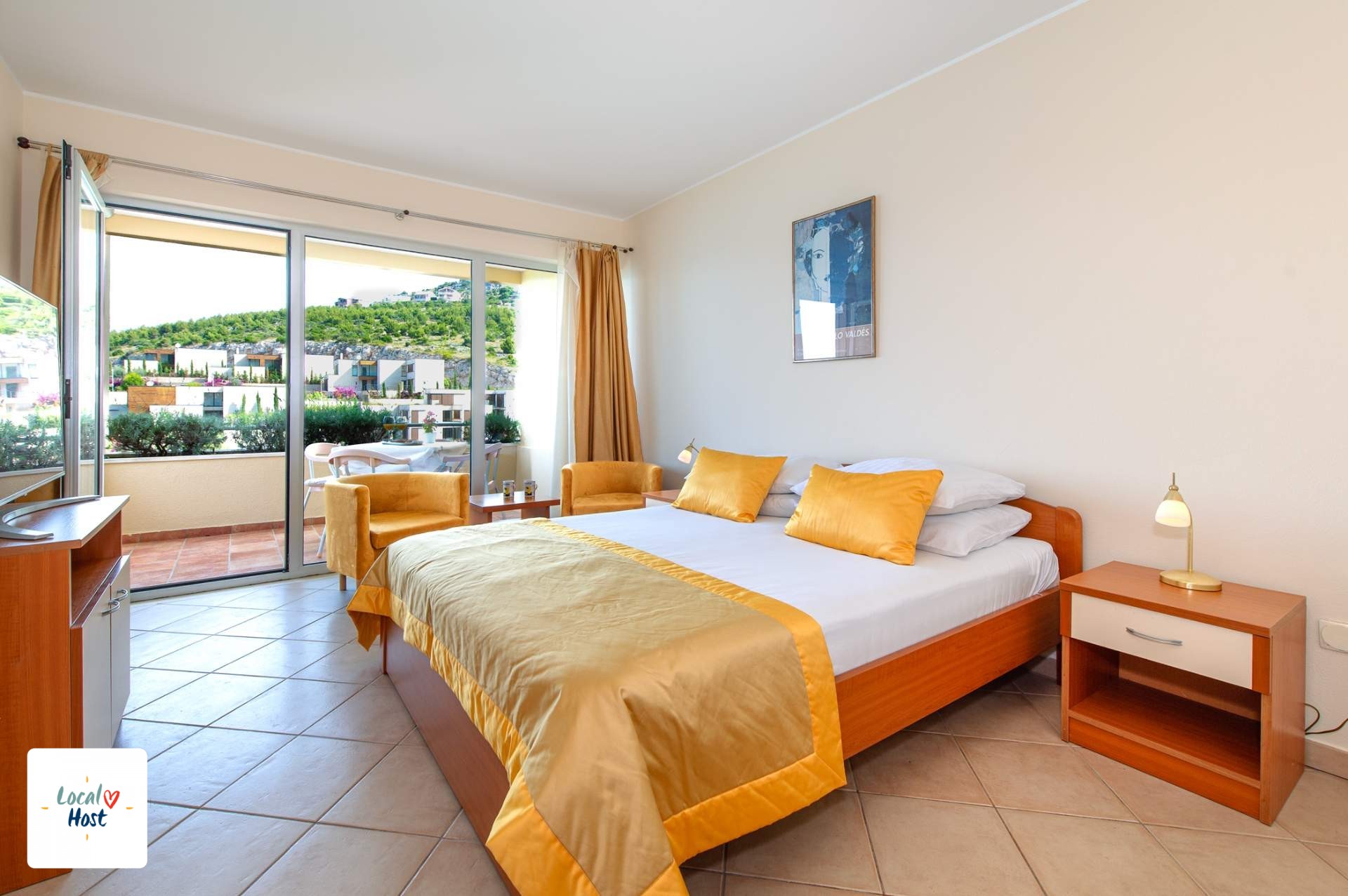 AP 101 - Main room view 1