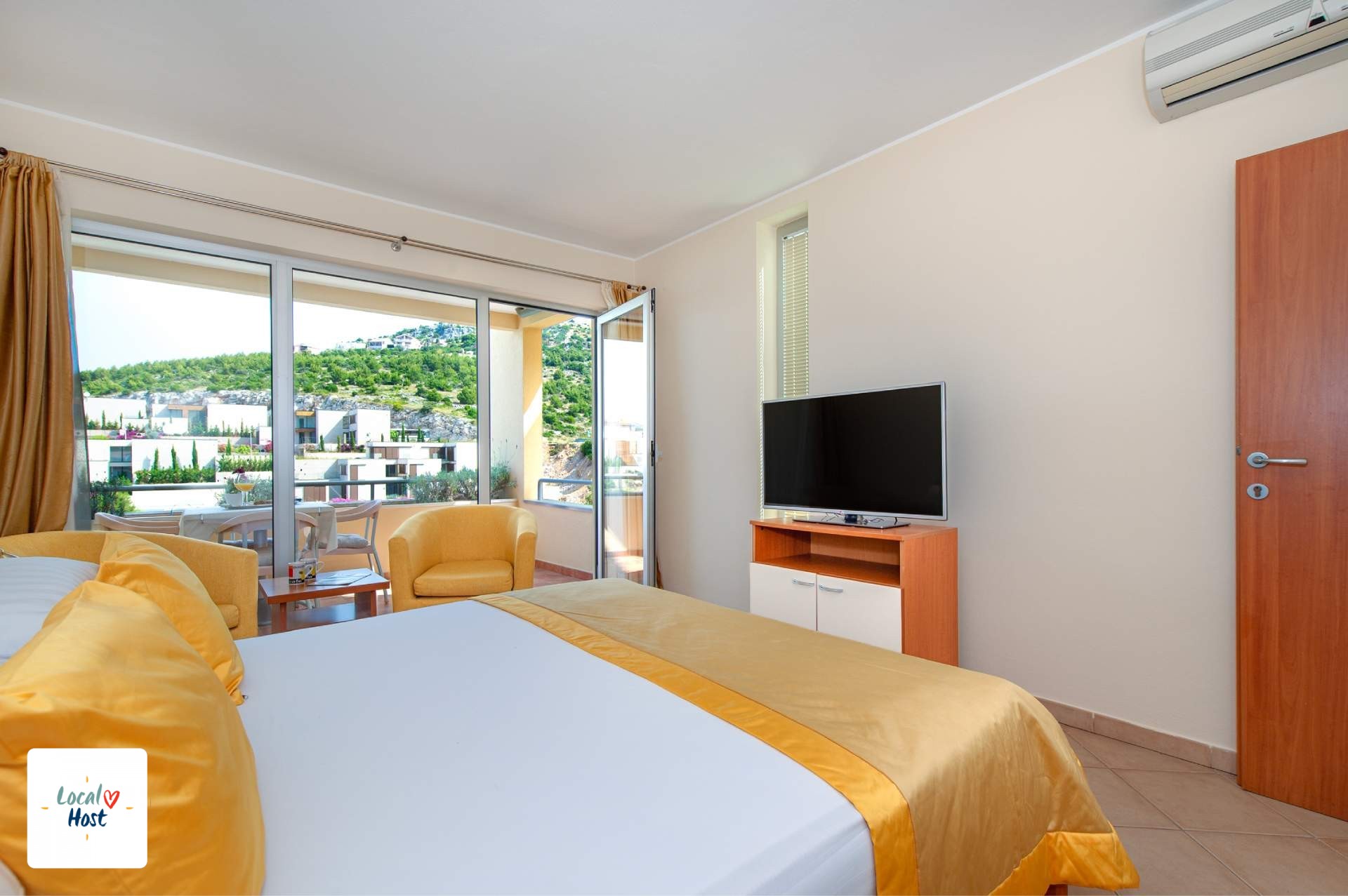 AP 101 - Main room view 2