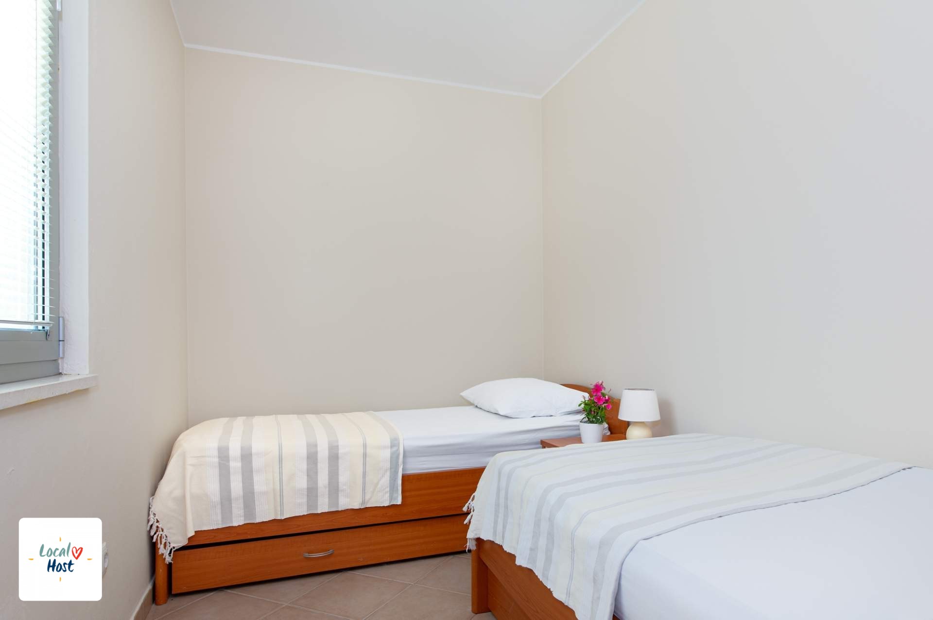 AP 102 - Second room view 2