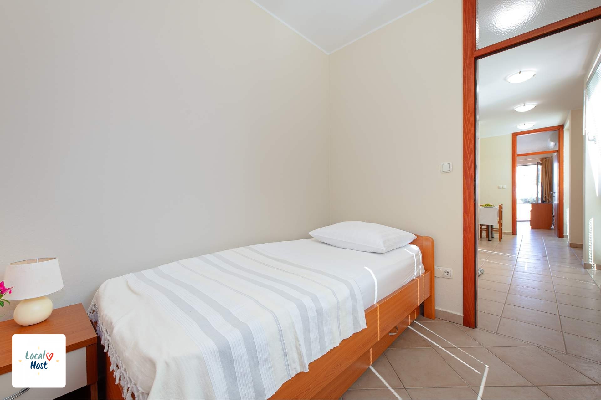 AP 102 - Second room view 1