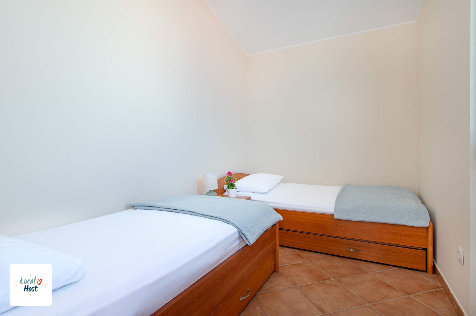 AP 201 - Second room view 1