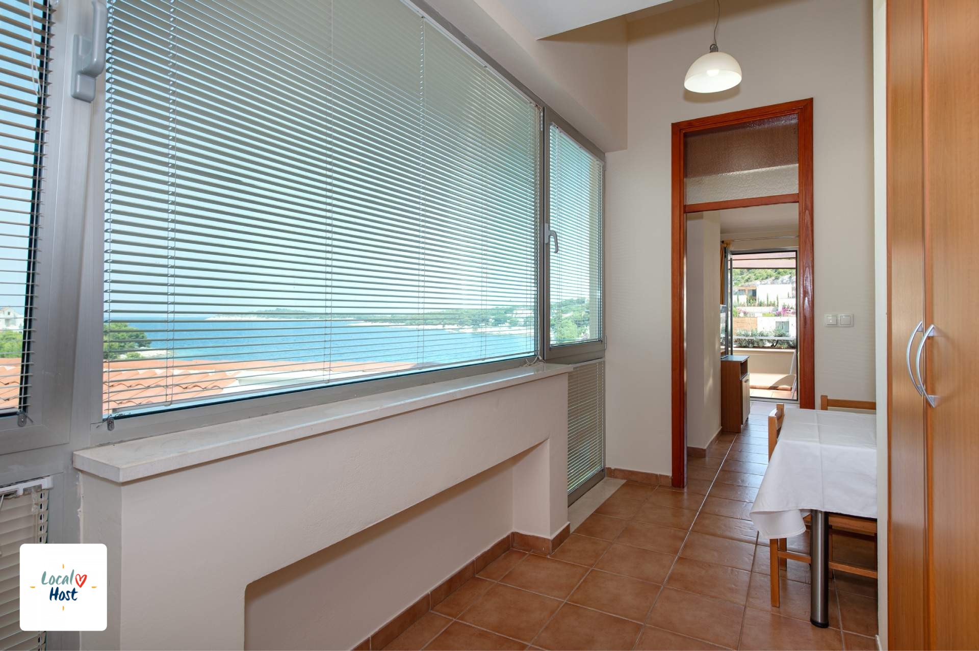 AP 201 - Bathroom view 3