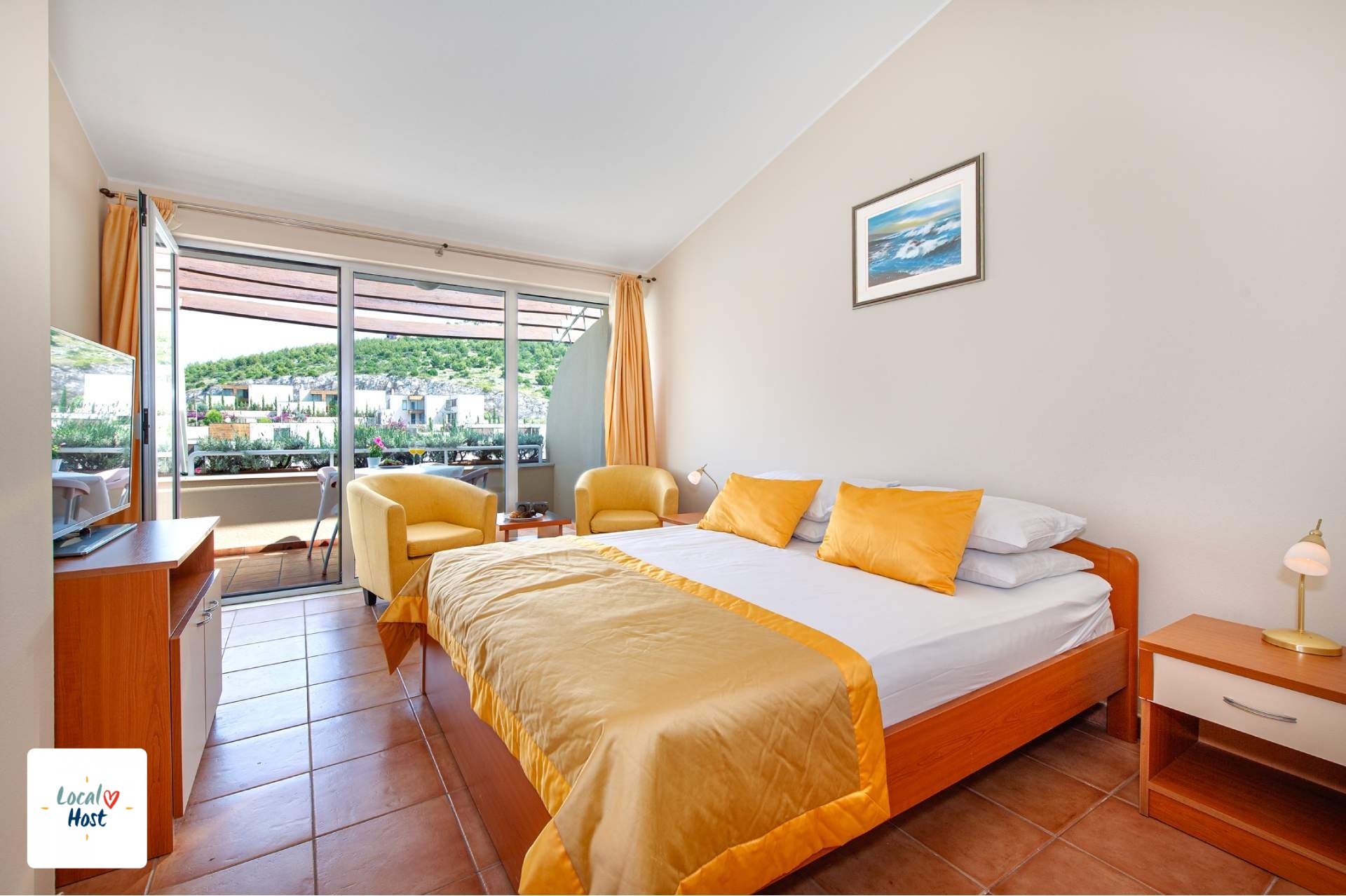 AP 201 - Main room view 2